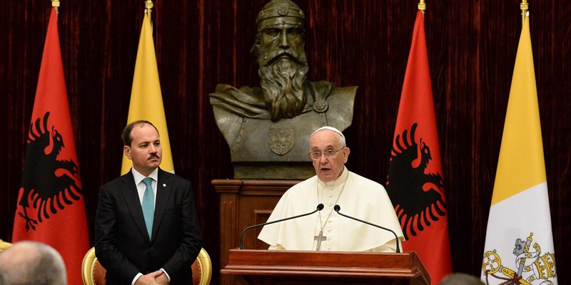 Papa Francesco in visita in Albania